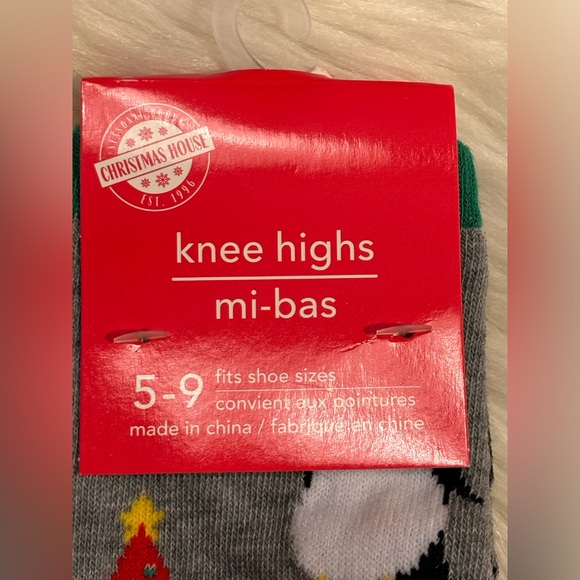 Christmas Penguin Long Socks - Picture 4 of 4